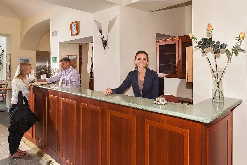 Hotel Augustus Et Otto Prague 4*,