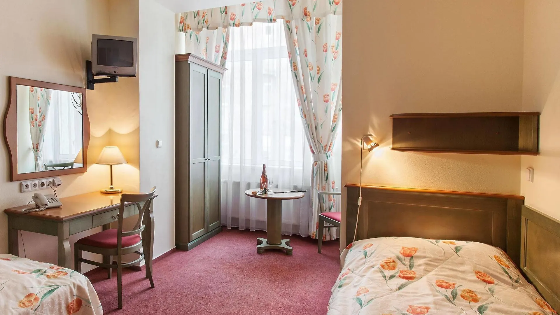 Hotel Augustus Et Otto Prague 4*,